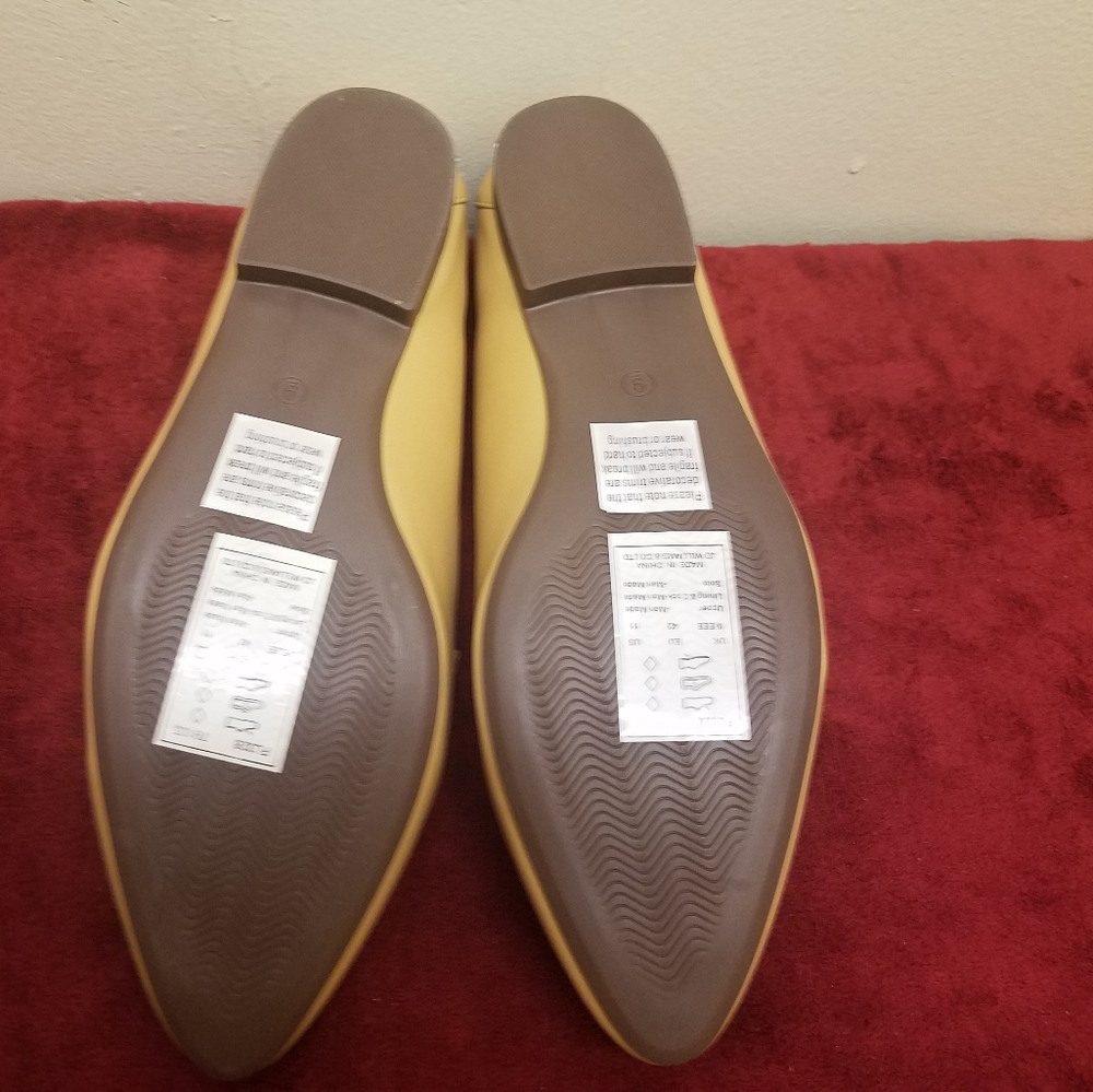 Shoes - Picture 2 of 3